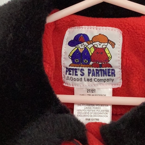 Red fleece coat with black faux fur on collar and sleeves , size 2t - Picture 2 of 2